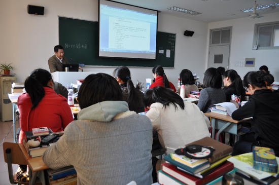 金陵神学院教师在我院讲授教牧心理学 金陵神学院教师在我院讲授教牧心理学